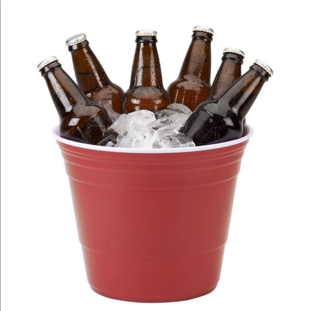21oz, dishwasher safe. 10” diameter and 8” tall.